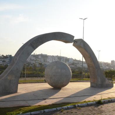 Praça da Cidadania Arduíno Saretto, no bairro Vicentinos, em Sarandi. Fica na Rua Adão Carneiro da Silva s/n.<!-- NICAID(15162293) -->