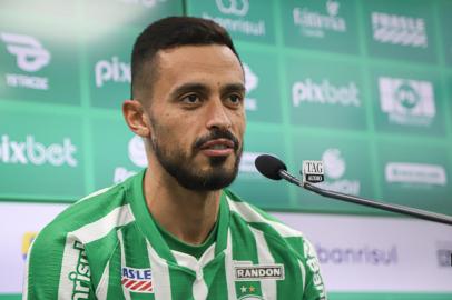 O volante Anderson Leite foi apresentado oficialmente como jogador do Juventude para a sequência da temporada.<!-- NICAID(15165150) -->