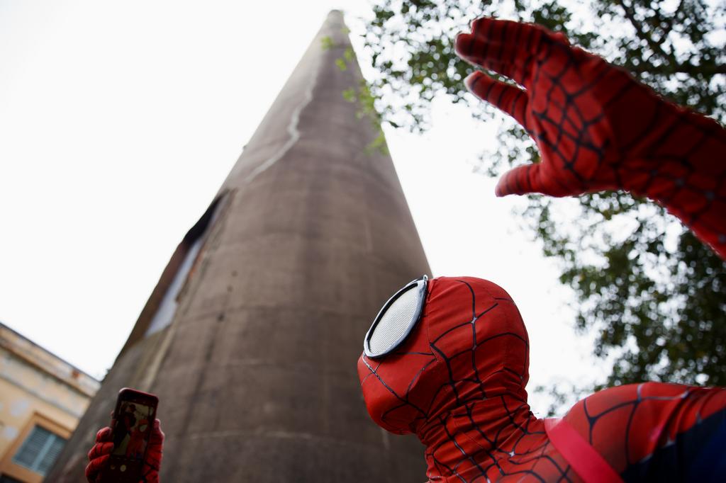 Encontro de cosplay de Homem-Aranha transforma o Gasômetro em