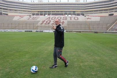 Mano Menezes, técnico do Inter