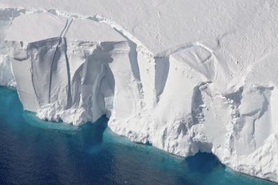 Estudos da NASA encontram perda anteriormente desconhecida de gelo da Antártica<!-- NICAID(15173038) -->