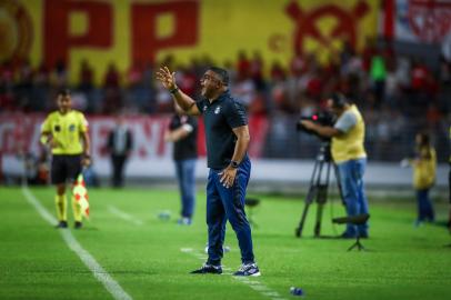 FUTEBOL/CAMPEONATO BRASILEIRO 2022 /GREMIO X CRB - ESPORTES - Lance da partida entre Gremio e CRB disputada na noite deste sabado, no Estádio Rei Pele, em Maceió, em partida valida pela Campeonato Brasileiro 2022. FOTO: LUCAS UEBEL/GREMIO FBPA<!-- NICAID(15174799) -->