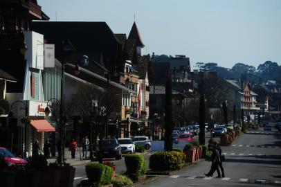 GRAMADO, RS, BRASIL, 03/08/2022. Fotos ambientais do centro de Gramado. (Bruno Todeschini/Agência RBS)<!-- NICAID(15165881) -->