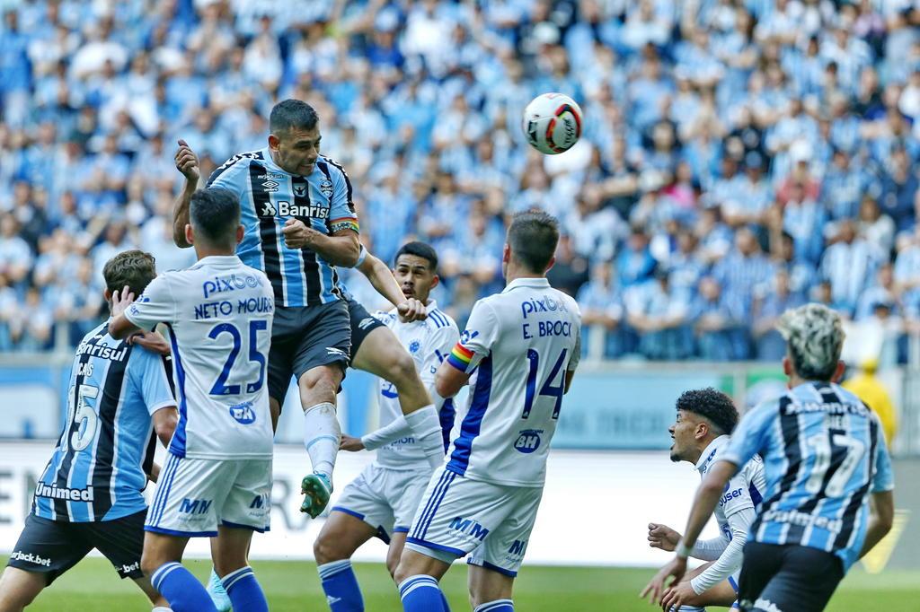 Empate do Cruzeiro com Grêmio ficou de bom tamanho? Wesley responde - Rádio  Itatiaia