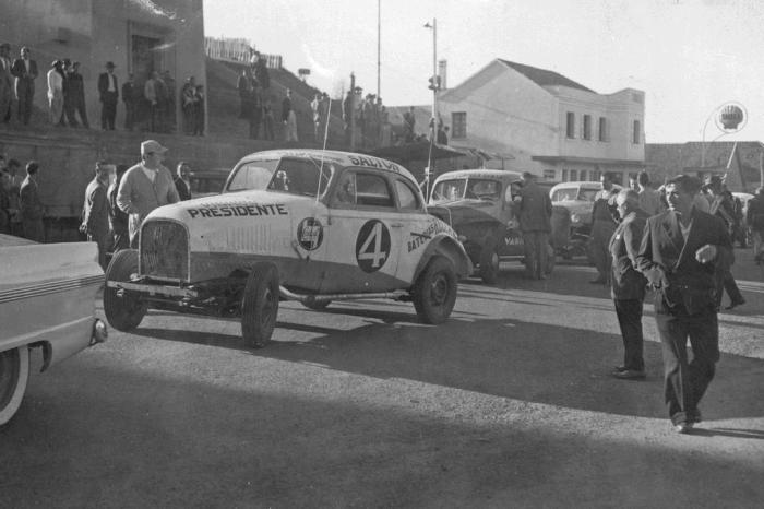 Corrida de automóveis  Automóveis, Fotos antigas, Arquivo nacional