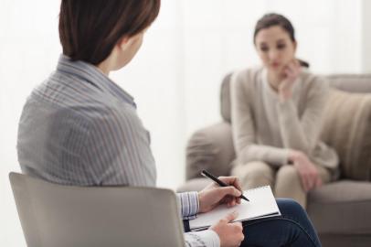 Psicóloga, paciente, atendimento. Foto: StockPhotoPro / stock.adobe.comFonte: 140646977<!-- NICAID(15186107) -->