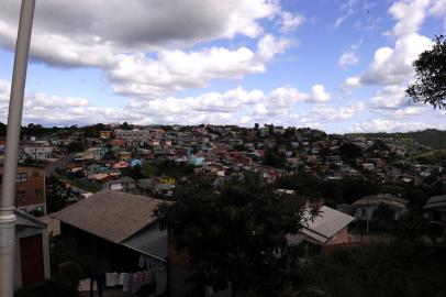 CAXIAS DO SUL, RS, BRASIL, 23/01/2020 - Moradores de três lotes do Monte Carmelo querem um só projeto de regularização da área. Dois dos lotes estão na Justiça em processo de reintegração de posse, o outro foi desapropriado pela prefeitura. (Marcelo Casagrande/Agência RBS)<!-- NICAID(14396326) -->