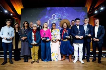 30/08/2022 - ESTEIO, RS - Os 11 vencedores do Troféu Guri. Premiação foi realizada pelo Grupo RBS na Expointer, em Esteio. FOTO: Camila Hermes / Agência RBS<!-- NICAID(15191989) -->