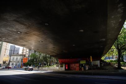 05/09/2022 - PORTO ALEGRE, RS - Começam as obras de adoção do viaduto da João Pessoa com Salgado Filho. FOTO: Anselmo Cunha / Agência RBS<!-- NICAID(15197129) -->