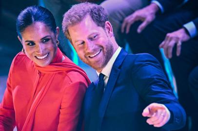 Britains Meghan, Duchess of Sussex (L) and Britains Prince Harry, Duke of Sussex, react as they attend the annual One Young World Summit at Bridgewater Hall in Manchester, north-west England on September 5, 2022. - The One Young World Summit is a global forum for young leaders, bringing together young people from over 190 countries around the world to come together to confront the biggest challenges facing humanity. (Photo by Oli SCARFF / AFP)Editoria: HUMLocal: ManchesterIndexador: OLI SCARFFSecao: electionFonte: AFPFotógrafo: STR<!-- NICAID(15197995) -->