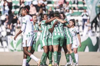 O clássico serrano no Gauchão Feminino. Juventude e Brasil de Farroupilha se enfrentaram pela quinta (e penúltima) rodada do Estadual.<!-- NICAID(15199885) -->