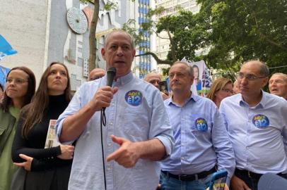 Ciro Gomes durante ato de campanha em Porto Alegre. Eleições 2022.<!-- NICAID(15202308) -->