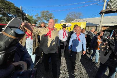 Candidato à Presidência da República, Ciro Gomes esteve no Acampamento Farroupilha, na Capital.<!-- NICAID(15202941) -->