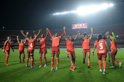 Histórico. Pela primeira vez, um time gaúcho está na final do Brasileirão Feminino. Depois de empatar com o São Paulo por 1 a 1 na partida de ida, as Gurias Coloradas foram até o Morumbi e venceram as donas da casa por 1 a 0 carimbando a vaga à grande decisão do campeonato. <!-- NICAID(15204414) -->