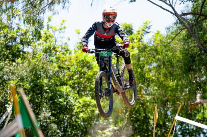 atleta da equipe caxiense participou da sexta etapa do campeonato gaúcho de mtb downhill<!-- NICAID(15204795) -->