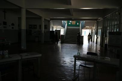 Porto Alegre, RS, Brasil, 13/09/2022 - Escola Presidente Roosevelt no bairro Menino Deus está sem luz devido a roubo de cabos elétricos - Foto: Ronaldo Bernardi/Agência RBS<!-- NICAID(15204552) -->