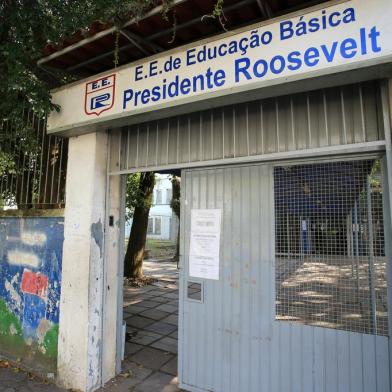 Porto Alegre, RS, Brasil, 13/09/2022 - Escola Presidente Roosevelt no bairro Menino Deus está sem luz devido a roubo de cabos elétricos - Foto: Ronaldo Bernardi/Agência RBS<!-- NICAID(15204557) -->