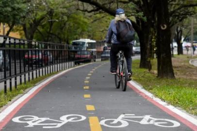 Rede Cicloviária de Porto Alegre<!-- NICAID(15207237) -->