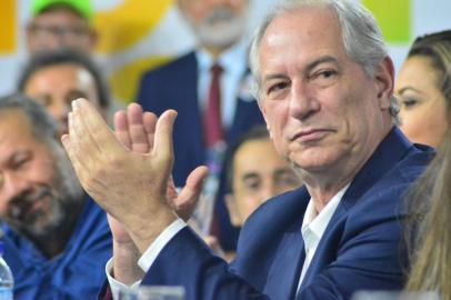 O presidente nacional do PDT, Carlos Lupi, colocou o sucesso do candidato do partido à Presidência da República, Ciro Gomes, na entrevista concedida ao Jornal Nacional, da TV Globo, nesta terça-feira (23), como um ¿ponto de virada¿ nas eleições de 2022. Para o pedetista, a repercussão mostra que a ¿disputa está aberta¿ e a sociedade está ¿valorizando quem realmente tem propostas para recuperar o Brasil¿.<!-- NICAID(15209087) -->