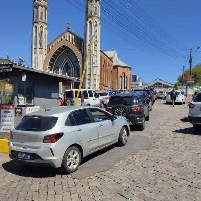 Verba arrecadada em feijoada será destinada para programa que compra vagas em escolinhas para famílias em vulnerbilidade social em Caxias.<!-- NICAID(15209307) -->