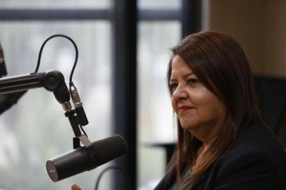 19/09/2022 - PORTO ALEGRE, RS - Entrevista da candidata a governadora no estúdio principal da Rádio Gaúcha (foto) e entrevista para a série Pingue-pongue (vídeo), que faz parte do projeto de eleições, no estúdio de foto de GZH. FOTO: Lauro Alves / Agência RBS<!-- NICAID(15209961) -->