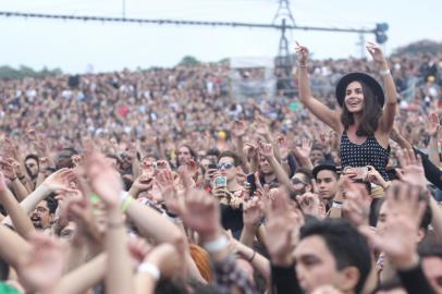 Lollapalloza 2016Brasil, São Paulo, SP, 12/03/2016. Público durante o primeiro dia do Festival Lollapalooza, realizado no Autódromo de Interlagos, zona sul da cidade de São Paulo. - Crédito:SERJÃO CARVALHO/ESTADÃO CONTEÚDO/AE/Código imagem:204241Editoria: CADLocal: SÃO PAULOIndexador: SERJÃO CARVALHOFonte: AGE<!-- NICAID(14944844) -->