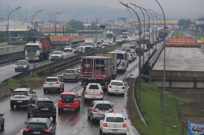 São Leopoldo, RS, Brasil, 22/09/2022 - Obras na ponte sobre o Rio dos Sinos na BR-116 estão praticamente paradas - Foto: Ronaldo Bernardi/Agência RBS<!-- NICAID(15213574) -->