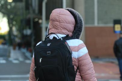 Porto Alegre, RS, Brasil, 23/09/2022 - Chegada da primavera com frio em Porto Alegre - Foto: Ronaldo Bernardi/Agência RBS<!-- NICAID(15215119) -->