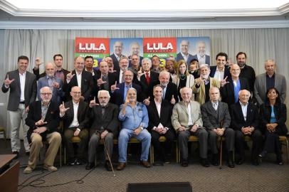 LULA E GERALDO ALCKIMIN ENCONTRO COM PERSONALIDADES CIVILSP - LULA-GERALDO-ALCKIMIN-ENCONTRO-COM-PERSONALIDADES-CIVIL - POLÍTICA - O candidato a Presidente Lula e seu vice Geraldo Alckimin, participam de encontro com personalidades civil,  na cidade de São Paulo (SP), nesta terça-feira (27). 27/09/2022 - Foto: ANDRé RIBEIRO/FUTURA PRESS/FUTURA PRESS/ESTADÃO CONTEÚDOEditoria: POLÍTICALocal: SÃO PAULOIndexador: ANDRé RIBEIROFotógrafo: FUTURA PRESS<!-- NICAID(15218741) -->