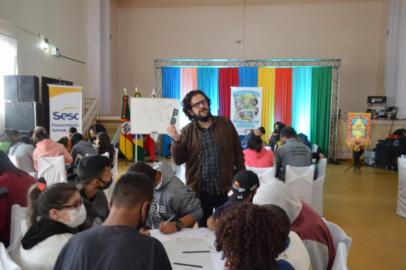 A Secretaria de Educação e Cultura de Bom Jesus divulgou a programação completa da 28ª Feira do Livro que será realizada de 04 a 08 de outubro no salão paroquial da cidade. O tema desta edição é ¿Histórias, Encantamentos e Aventuras¿. A Patrona é a professora Vera Rosane Silveira Morais e o homenageado o professor de artes gráficas, cartunista e chargista Fredy Varela (foto).<!-- NICAID(15215711) -->