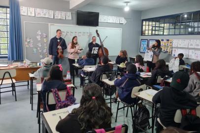 Orquestra Jovem UCS LionsEduC abre inscrições para estudantesProjeto oferece formação musical para jovens numa parceria do Lions Clube de Caxias do Sul Educação e Cultura com o UCS Cultural e a Escola de Música da Universidade de Caxias do Sul.<!-- NICAID(15220598) -->