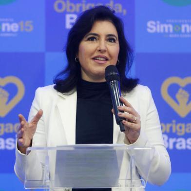 Brazilian former presidential candidate Simone Tebet (MDB) speaks during a press conference to announce her support to Brazilian former President (2003-2010) and candidate for the leftist Workers Party (PT) Luiz Inacio Lula da Silva for the runoff, in Sao Paulo, Brazil, on October 5, 2022. - Brazils bitterly divisive presidential election will be decided in a runoff on October 30 as incumbent Jair Bolsonaro beat first-round expectations to finish a closer-than-expected second to front-runner Luiz Inacio Lula da Silva in the October 2 first round. (Photo by Miguel Schincariol / AFP)Editoria: POLLocal: Sao PauloIndexador: MIGUEL SCHINCARIOLSecao: electionFonte: AFPFotógrafo: STR<!-- NICAID(15227575) -->