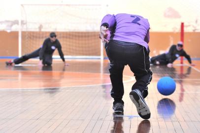 CAXIAS DO SUL, RS, BRASIL, 05/10/2022. Equipe de Goalball da AFADEV disputa Sul Brasileiro em Blumenau (Neimar De Cesero/Agência RBS)<!-- NICAID(15228666) -->