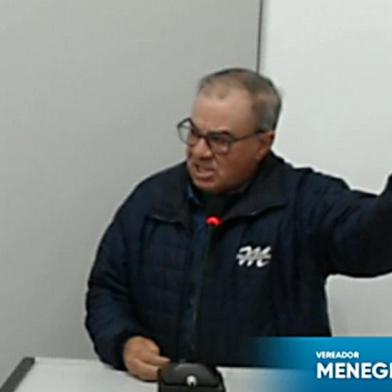 Um comerciante de Balneário Pinhal, no litoral norte, é investigado por suposta coação eleitoral de seus funcionários. Aldo Menegheti, que também é vereador do município pelo MDB, foi alvo de uma ação civil pública ajuizada nesta terça-feira (11) pelo Ministério Público do Trabalho do Rio Grande do Sul (MPT), após falas proferidas durante uma sessão ordinária na câmara, no último dia 3 de outubro. Ele é dono da loja Artesanato Meneghetti(a grafia é realmente diferente do nome dele).<!-- NICAID(15233256) -->