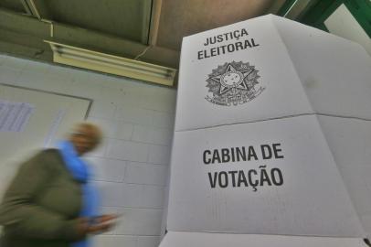 PORTO ALEGRE, RS, BRASIL, 02/10/2022- Votação na Escola Baltazar de Oliveira Garcia.  Foto: Lauro Alves  / Agencia RBS<!-- NICAID(15223535) -->