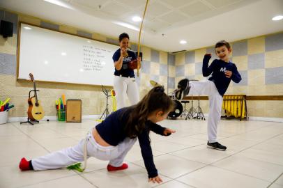 PORTO ALEGRE, RS, BRASIL, 06.10.2022: Guia da Escola - atividades no turno inverso na Escola Marista Rosario. Foto: Camila Hermes/Agencia RBS<!-- NICAID(15229525) -->