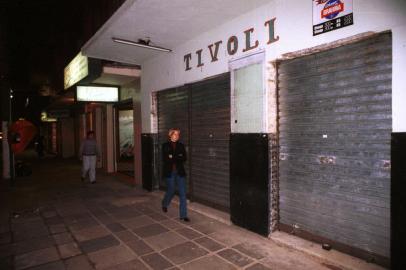 Foto do restaurante Tivoli, na Avenida Protásio Alves, 766, com as portas fechadas. O lugar vai virar uma choperia com café colonial.#PÁGINA:55#ENVELOPE: 242129#EDIÇÃO: 2ª<!-- NICAID(585613) -->