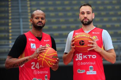 CAXIAS DO SUL, RS, BRASIL, 12/10/2022. Treino do Caxias do Sul Basquete no ginásio do Sesi. O time se prepara para a temporada 2022/2023 do NBB. (Porthus Junior/Agência RBS)Indexador:                                 <!-- NICAID(15237317) -->