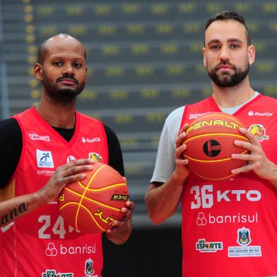 CAXIAS DO SUL, RS, BRASIL, 12/10/2022. Treino do Caxias do Sul Basquete no ginásio do Sesi. O time se prepara para a temporada 2022/2023 do NBB. (Porthus Junior/Agência RBS)Indexador:                                 <!-- NICAID(15237317) -->