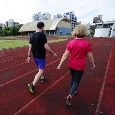 PORTO ALEGRE,RS,BRASIL.2021,01,18.Reabertura do CETE,para uso da psita de atletismo,fechado de desde Março,frequentadores voltam a praticar atividades fisica.(RONALDO BERNARDI/AGENCIA RBS).<!-- NICAID(14692630) -->