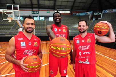 CAXIAS DO SUL, RS, BRASIL, 12/10/2022. Treino do Caxias do Sul Basquete no ginásio do Sesi. O time se prepara para a temporada 2022/2023 do NBB. (Porthus Junior/Agência RBS)<!-- NICAID(15237325) -->