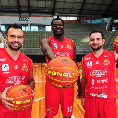 CAXIAS DO SUL, RS, BRASIL, 12/10/2022. Treino do Caxias do Sul Basquete no ginásio do Sesi. O time se prepara para a temporada 2022/2023 do NBB. (Porthus Junior/Agência RBS)<!-- NICAID(15237325) -->