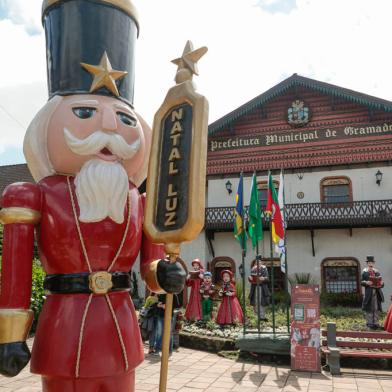 16_10_2022_37Natal Luz de Gramado - Making Of da Montagem da Decoracao. Foto Cleiton Thiele/SerraPress<!-- NICAID(15240655) -->