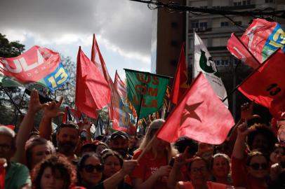 Porto Alegre, RS, Brasil, 19/10/2022 - Caminhada com Lula em Porto Alegre - Foto: Anselmo Cunha/Agência RBS<!-- NICAID(15240668) -->