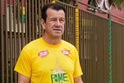 Dunga participa de campanha Fome de Hexa<!-- NICAID(15241678) -->