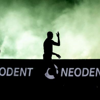 Entrada em campo dos times de Coritiba e Santos no Estádio Couto Pereira, em jogo válido pelo Brasileirão.<!-- NICAID(15241697) -->