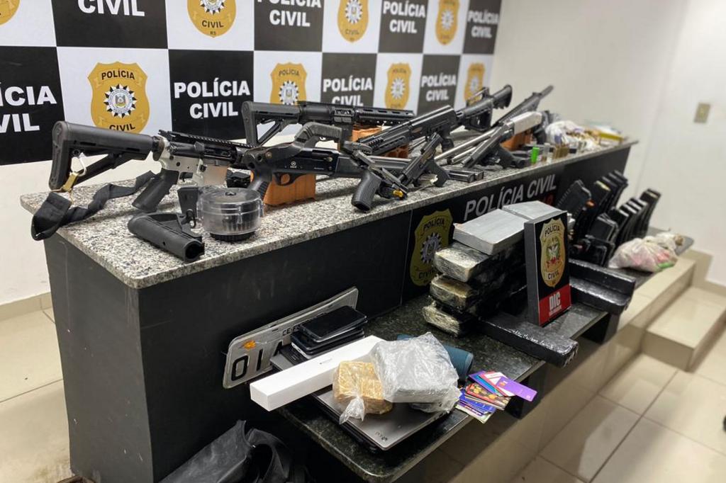 Polícia Prende Nove Pessoas E Apreende Mais De R$ 500 Mil Em Drogas E ...