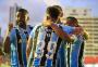 Jogadores do Grêmio comemoram acesso à Série A após vitória sobre o Náutico