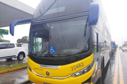 Bloqueios atrasam viagens e ameaçam abastecimento em posto de combustíveis na metade sul de Santa Catarina - Roger Silva/Agência RBS<!-- NICAID(15251652) -->