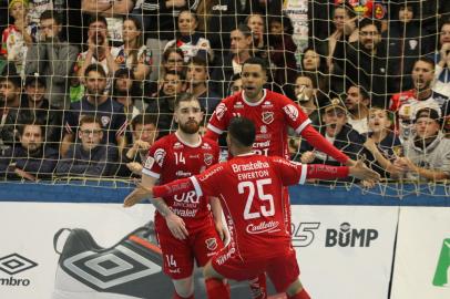 Jogo entre Atlântico x Cascavel, no Paraná, pela semifinal da Liga Nacional de Futsal. Jorginho comemora gol<!-- NICAID(15251755) -->